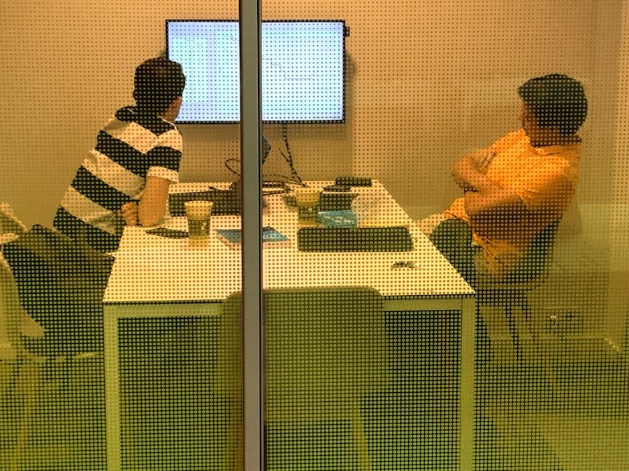 Photo "Conducting One-on-One Meetings with Staff"